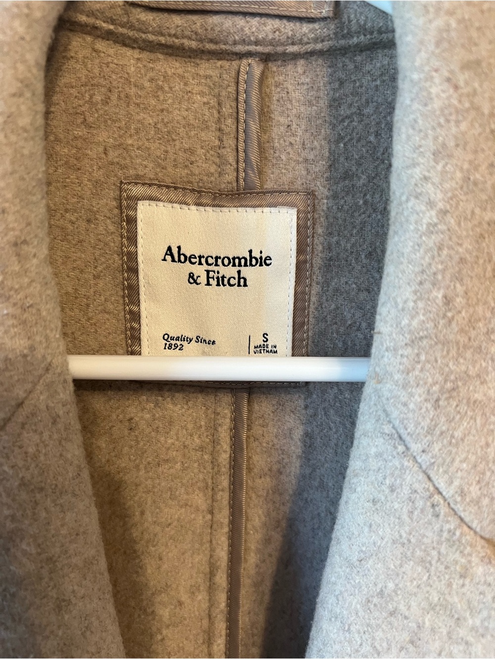 Abercrombie & Fitch Women's Taupe Wool-Blend Single-Button Coat - Picture 3 of 3